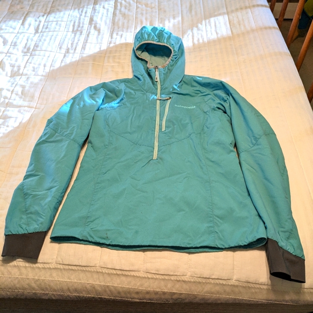 Patagonia air lightweight hoodie women's small